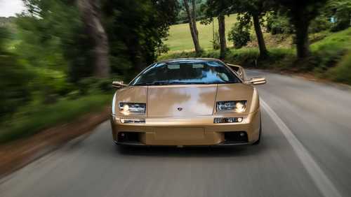 رویایی‌ترین خودروی دهه 90 میلادی با قلب 12 سیلندر (+عکس)