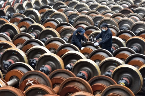 انبار کارخانه تولید چرخ قطار در شهر ووهان چین/ گتی ایمجز