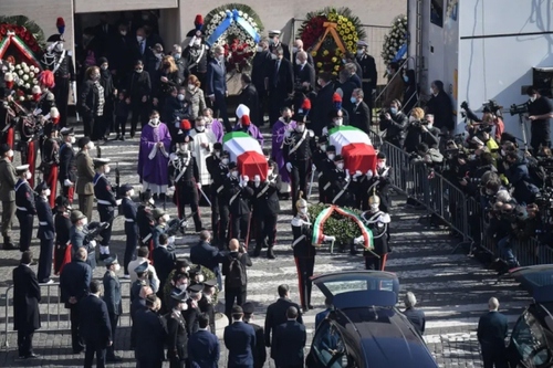 مراسم تشییع جنازه سفیر ایتالیا در جمهوری دموکراتیک کنگو که در به دست گروه های مسلح در محل ماموریت کشته شده است./ روم/ EPA