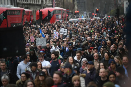 تظاهرات علیه اعمال محدودیت های کرونایی در شهر لندن/ PA
