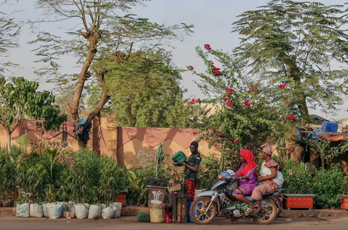 زنان موتورسوار در شهر ماماکو در کشور آفریقایی مالی/ خبرگزاری آناتولی