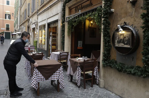 بازگشایی دوباره رستوران ها در شهر روم ایتالیا پس از حدود 6 ماه تعطیلی/ آسوشیتدپرس