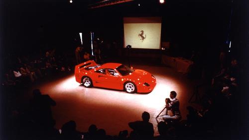 اف40؛ جذاب ترین سرخ پوش دهه 90 ایتالیا و تحفه ای که با فراری ماندگار شد (+عکس)
