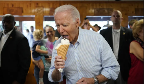 رییس جمهوری آمریکا در تعطیلات روز استقلال آمریکا به یک مغاره بستنی فروشی در شهر 