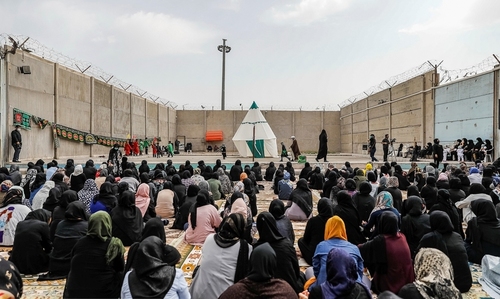 عزاداری عاشورا در زندان زنان (عکس)