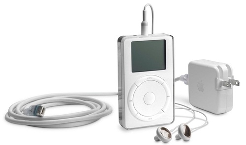 آی‌پاد: در ژوییه 2002، شرکت اپل نخستین آی‌پاد خود را معرفی کرد که به کاربران اجازه می داد هزاران آهنگ را در دستگاهی به اندازه کف دست خود حمل کنند. 