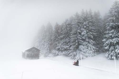 بارش برف پاییزی در سوییس/ آسوشیتدپرس