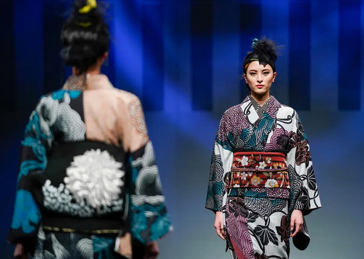 لباس های سنتی ژاپنی بر تن مدل ها در هفته مد توکیو/ گتی ایمجز