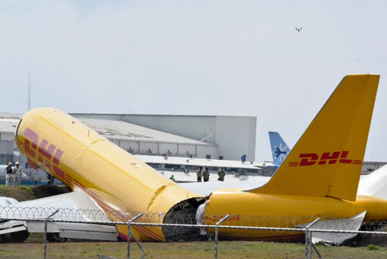 یک هواپیمای باری DHL پس از فرود اضطراری در فرودگاه بین المللی 
