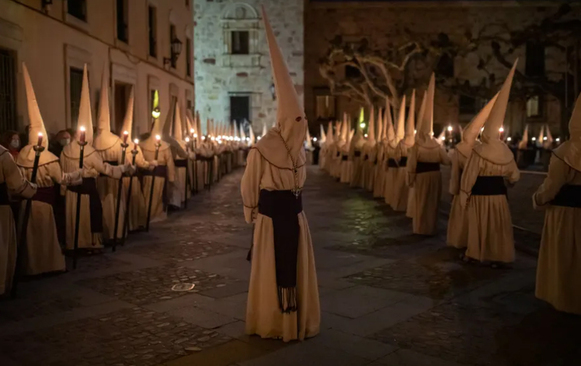 مراسم آیینی مسیحیان کاتولیک اسپانیا در 