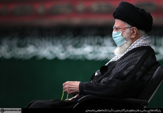 تصاویری از عزاداری رهبری در  حسنیه امام خمینی