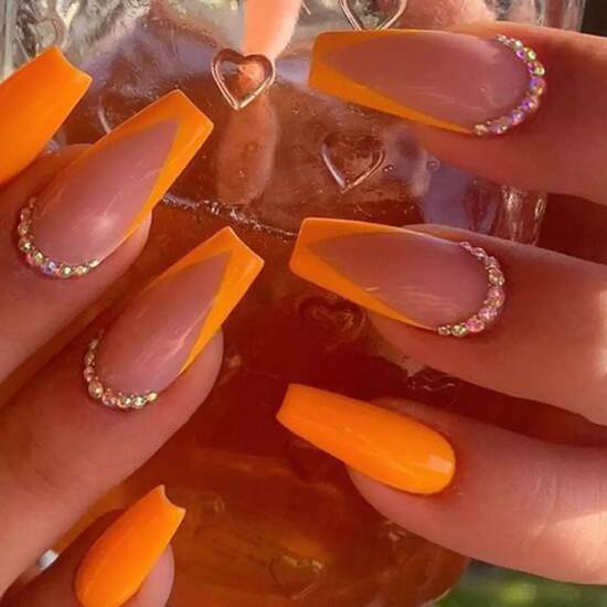 شیک ترین مدل های ناخن رنگ سال 2024