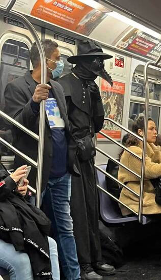 مسافران عجیب مترو در خارج!
