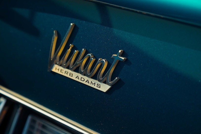 Pontiac-Vivant-کابین