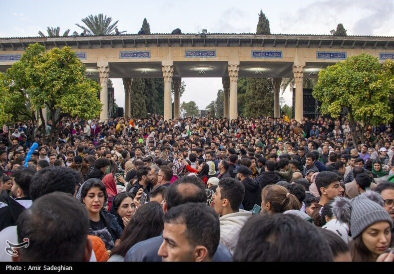 مراسم تحویل سال ۱۴۰۳ در جوار آرامگاه حافظ شیرازی