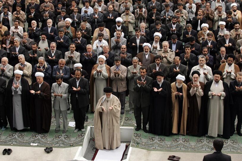 اقامه نماز عید فطر به امامت رهبری