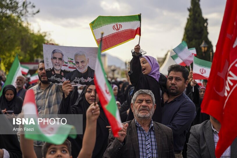 اجتماع مردم شیراز در حمایت از عملیات سپاه علیه اسرائیل