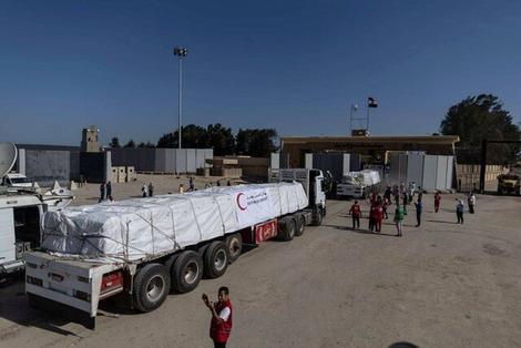 کامیون‌های حامل کمک‌های غزه به گذرگاه رفح رسید