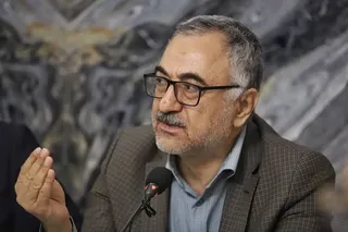 واکنش‌ تاجگردون به اظهارات سعید لیلاز درباره کریم خان زند و قوم لر: آقای لیلاز عذرخواهی کنید