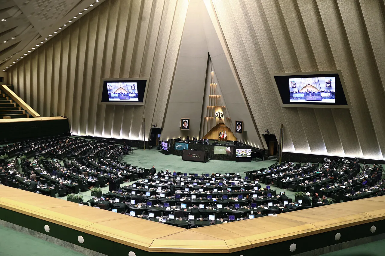 فرهیختگان: اقلیت پرصدای کم فایده در مجلس تنها دنبال غرض ورزی
اند