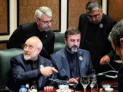 «بده - بستان» در مذاکرات به معنای «بدهیم برود» نیست ؛ دروغ فرقه پایداری را باور نکنید