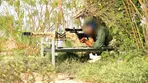 صحنه ای از آزمایش اسلحه تک تیر انداز "صیاد"