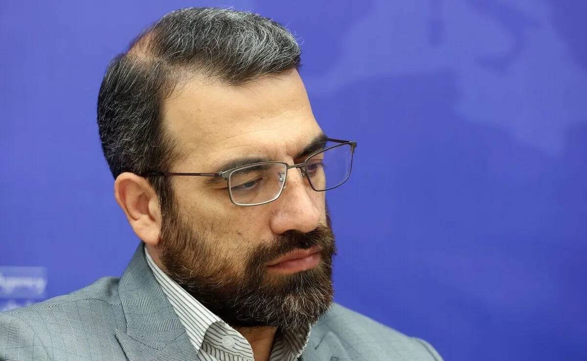 انتقاد تند نماینده تهران از وصل شدن اینترنت: پزشکیان برای
خودش دستاوردسازی می کند!