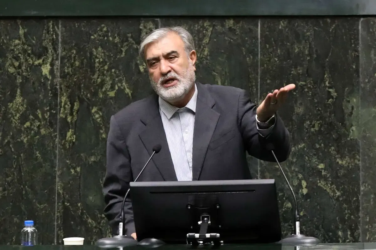 هشدار رئیس کمیسیون امنیت ملی به آمریکا و اسرائیل: روزهای
تاریکی در انتظارتان است