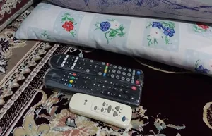 ریموت کنترل‌های کنار بالش پدرم