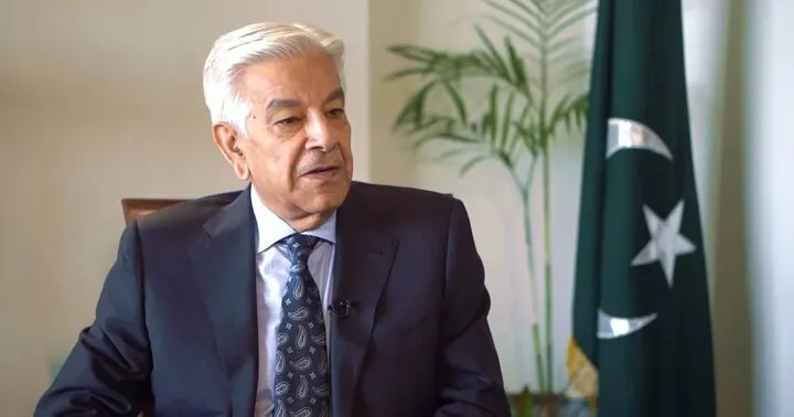 وزیر دفاع پاکستان: در میانجیگری میان تهران-واشنگتن بر لبه تیغ راه می‌رویم