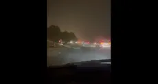 سقوط یک پل عابرپیاده در نجف در اثر طوفان شدید