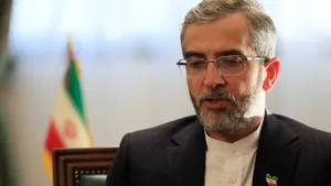 باقری: ایران و عمان در حال مذاکره درباره سازوکار مدیریت تنگه هرمز هستند