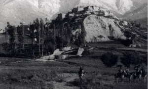 سفر زمان؛ منظرۀ تماشایی یک روستا در خراسان در زمان قاجار (عکس)