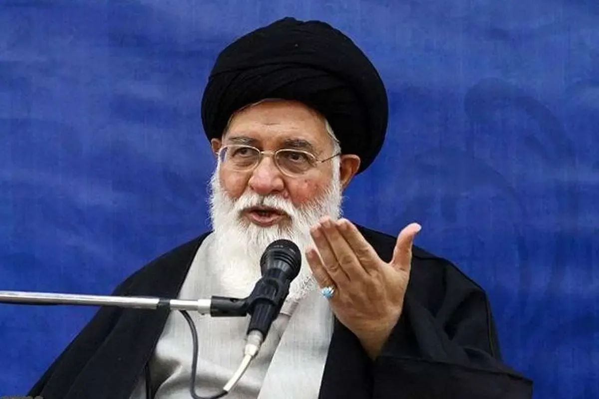 علمالهدی: مردم نگرانند که آیا دیپلماسی در کنار میدان رزم با
همان نگاه پیش میرود؟/ دنیا از استقامت ما حیران شده