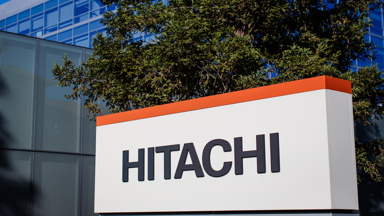 هیتاچی کولینگ اند هیتینگ (Hitachi Cooling & Heating)