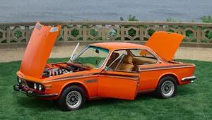 بازسازی متفاوت دو شاهکار کلاسیک BMW با رنگ خاص و کابین چرمی (+عکس)