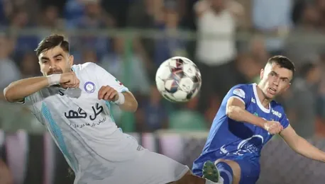 استقلال با برد مقابل گل‌گهر به یک‌قدمی پرسپولیس در صدر جدول رسید