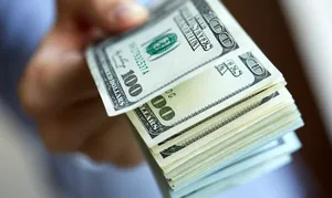 رمزگشایی از دلار ۲۰۰ هزار تومانی/ پای تحریم های جدید و نقش امارات در میان است؟