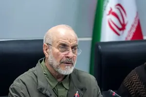 در حال عقب نشاندن دشمن در یک جنگ بزرگ و تاریخ‌ساز هستیم