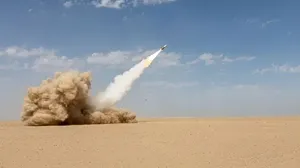 لحظه اصابت موشک به پایگاه آمریکا در بحرین