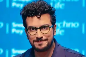 انتقاد امیرحسین قیاسی از میرسلیم؛ «یک ذره انصاف رو رعایت کن!»