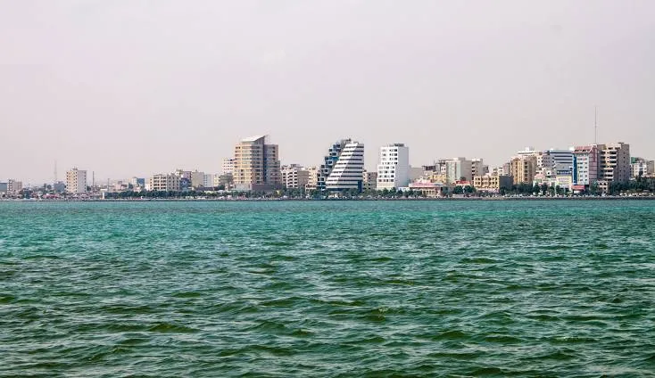 صدای انفجارهای متعدد در بندرعباس/ شهادت چند نفر در
خارک