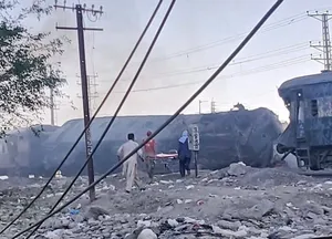 ۸ کشته و ۳۰ زخمی/ حمله انتحاری به مرکز امنیتی شهر کویته را در پاکستان لرزاند