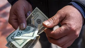 سقف ۱۰ هزار دلاری برای سرمایه‌گذاری ارزی در صندوق‌ها
