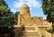 عکس دسته‌جمعی در کنار مقبره استر و مردخای در همدان؛ 120 سال قبل