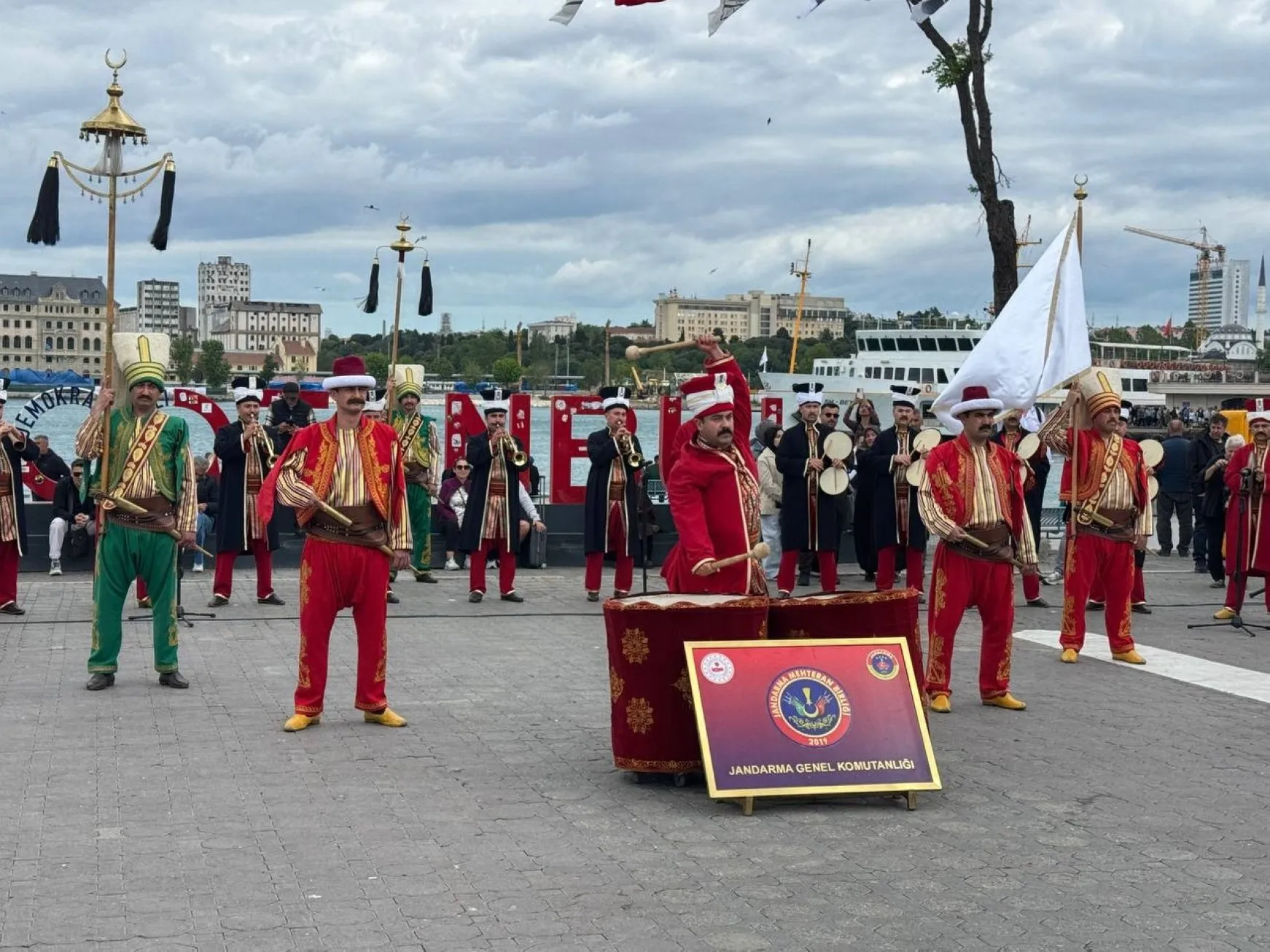 جشن 573 مین سالگرد فتح قسطنطنیه به دست مسلمانان (+گزارش
تصویری و داستان نام استانبول)