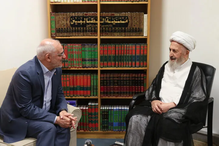 رئیس دفتر پزشکیان: مردم باید در برابر فشارهای اقتصادی با
دولت همراهی کنند