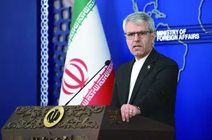 واکنش ایران به احتمال ورود ناو‌های آمریکا به تنگه هرمز