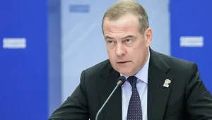 واکنش مدودف به شهادت رهبر انقلاب و حملات اخیر به ایران