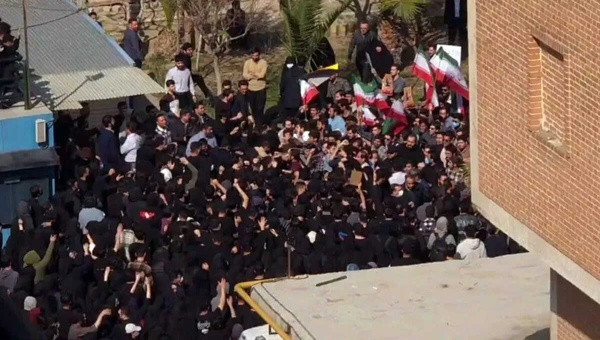 شعارهای رادیکال در دانشگاه؛ ابزاری برای نقد اکنون نه سودای گذشته